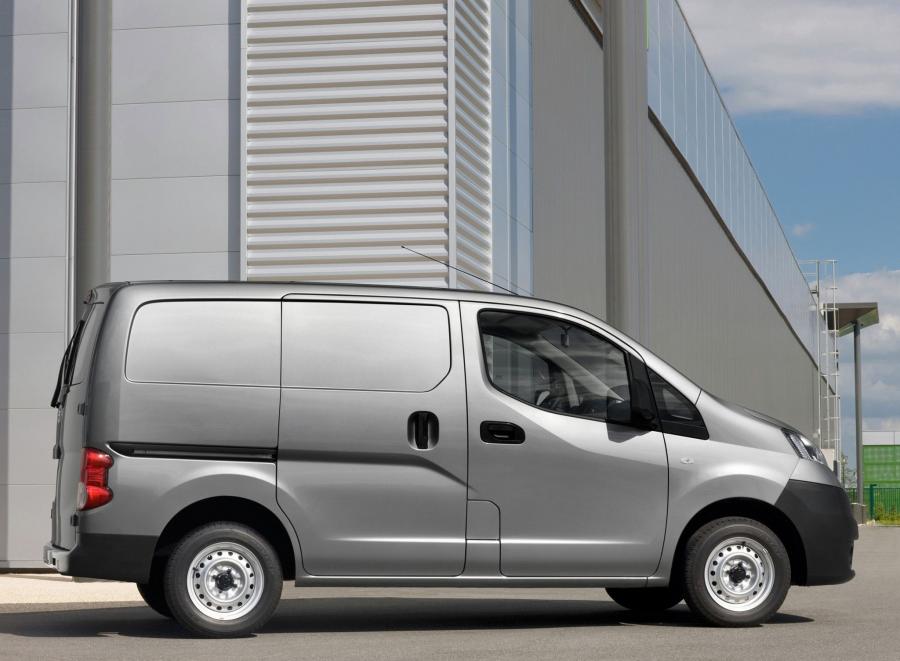  Nissan NV200 Van 2009 года  (фото 2 из 8)